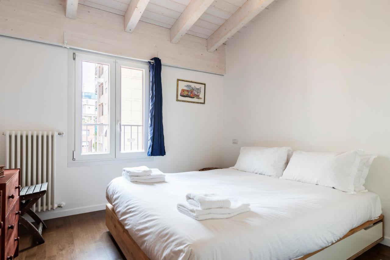 Cozy Near Station Apartment Mailand