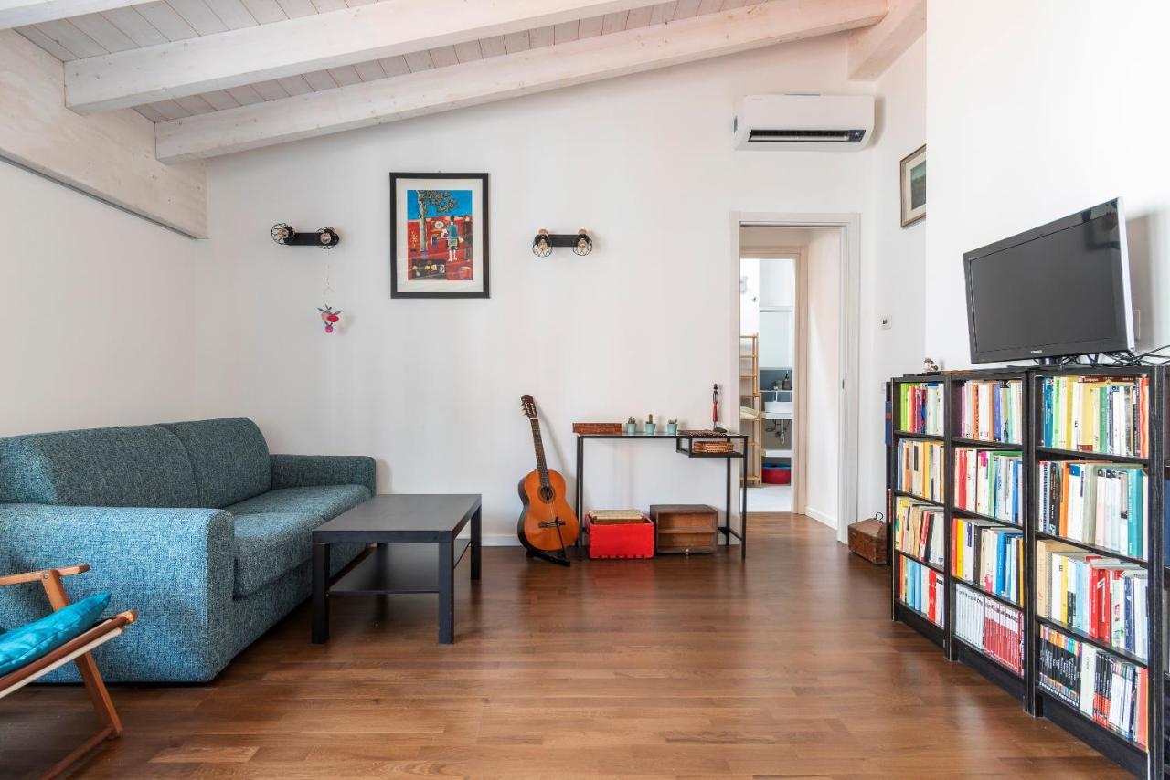 Cozy Near Station Apartment Mailand